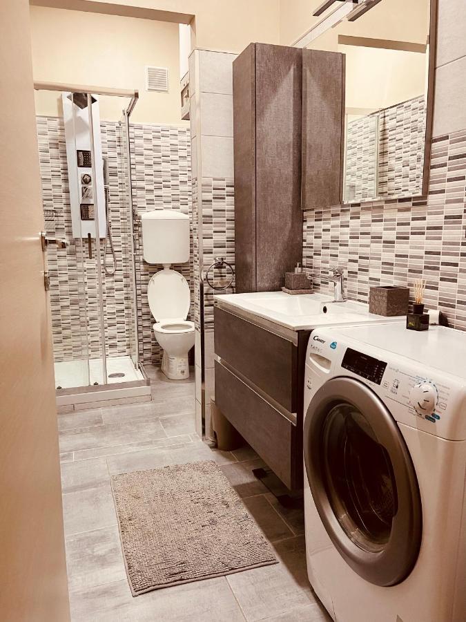 Golden House Apartman Castel Maggiore Kültér fotó